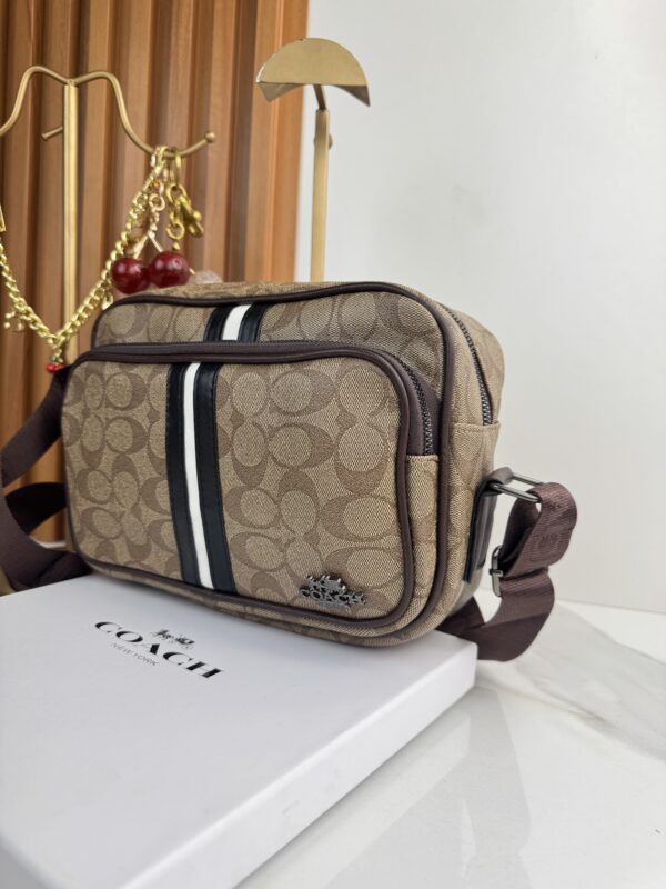 Morral COACH