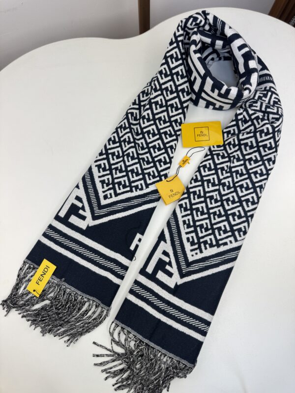 PASHMINA FENDI