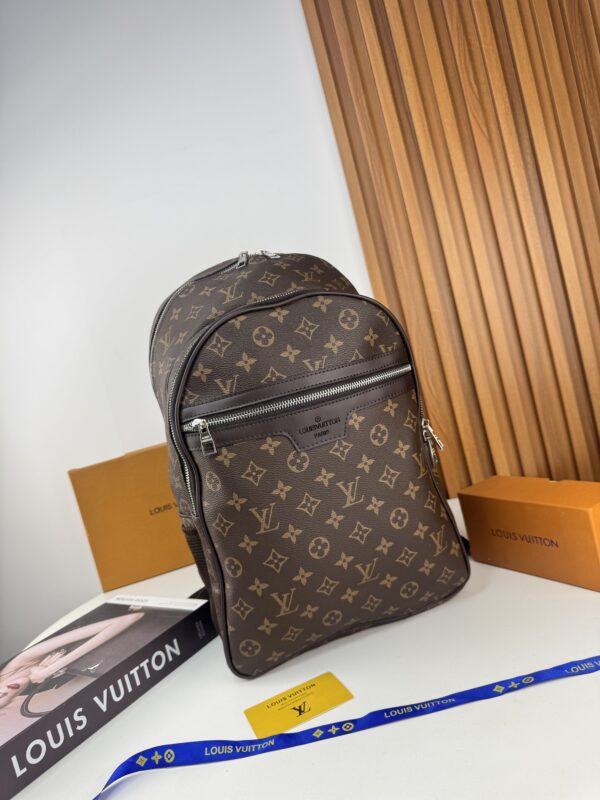 MOCHILA MICHAEL  MONOGRAM MARRÓN