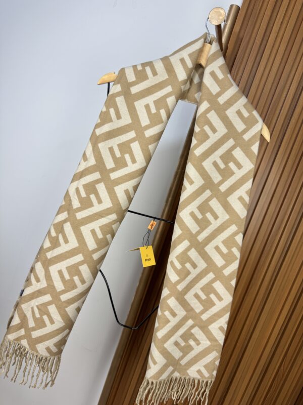 PASHMINA FENDI