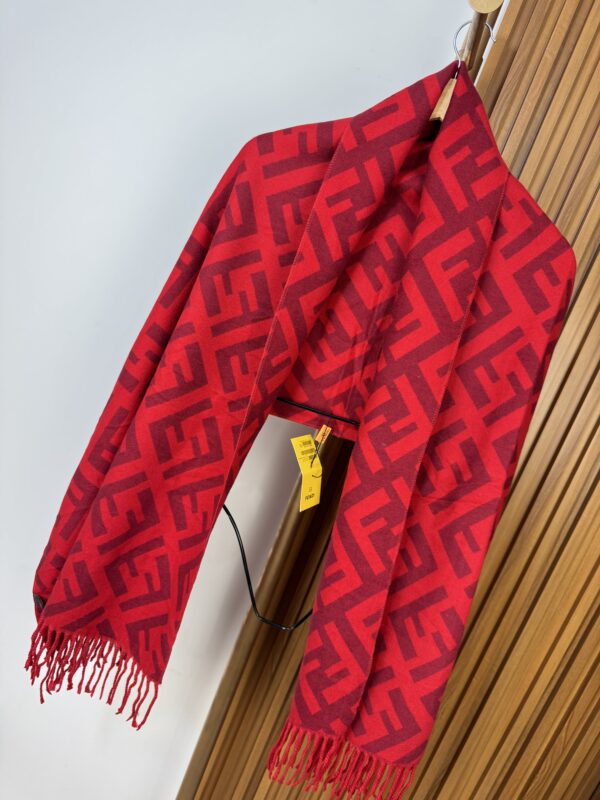 PASHMINA FENDI