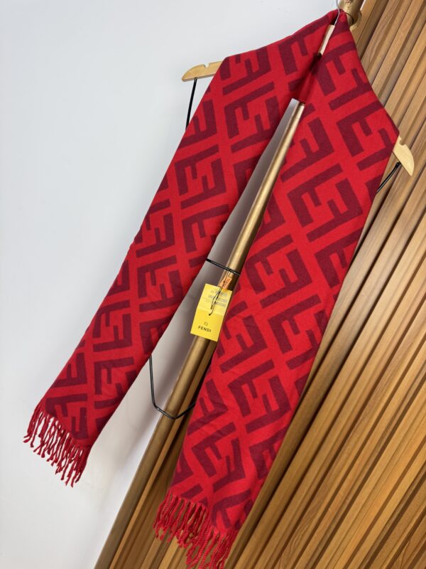 PASHMINA FENDI