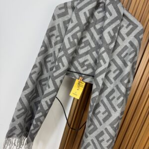 PASHMINA FENDI