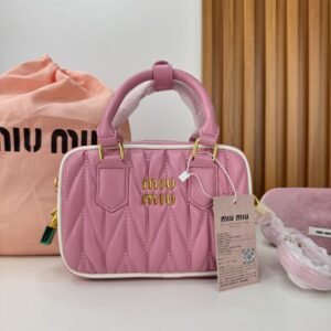 ARCADIE MATELASSÉ NAPPA LEATHER ROSADO