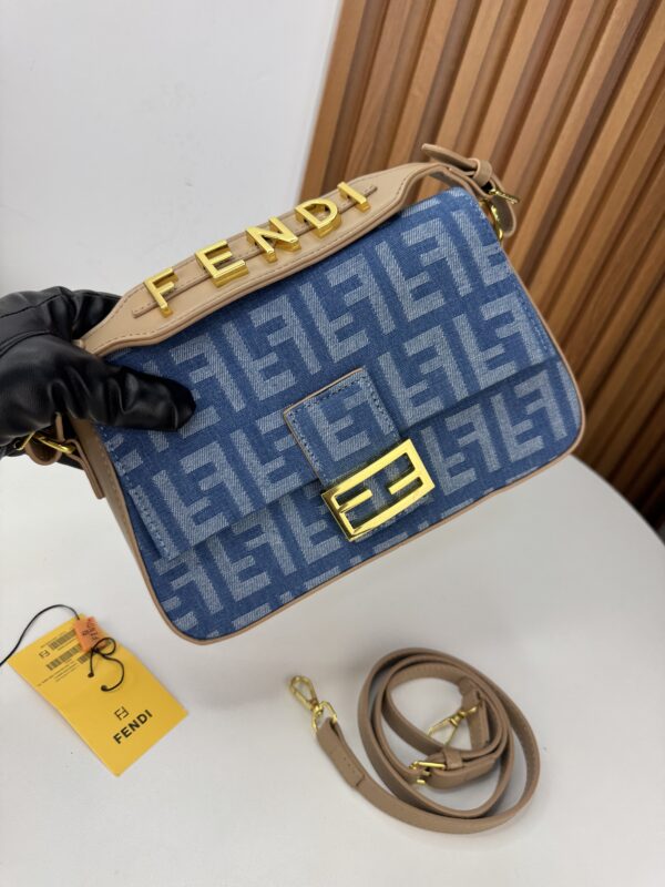 BAGUETTE DE JACQUARD DENIM