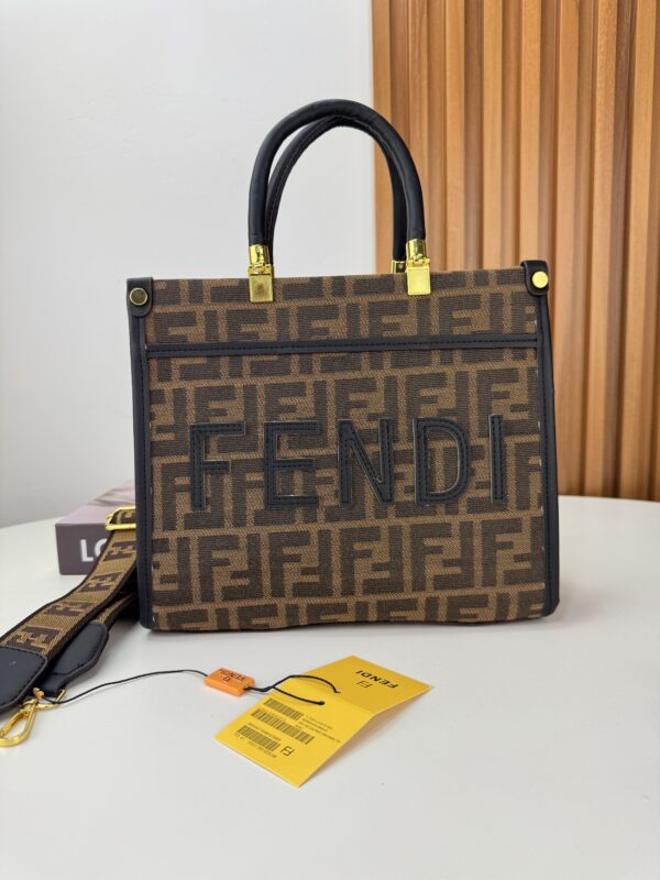 FENDI SUNSHINE SHOPPER TEJIDO JACQUARD NEGRO